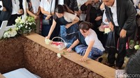 Marsha Aruan juga bersaksi bahwa ibundanya adalah orang yang luar biasa baik. Foto: Ahsan/detikHOT