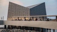 Selain menjadi fasilitas ibadah, masjid ini diharapkan menambah pilihan aktivitas bagi masyarakat yang datang ke kawasan wisata tersebut.