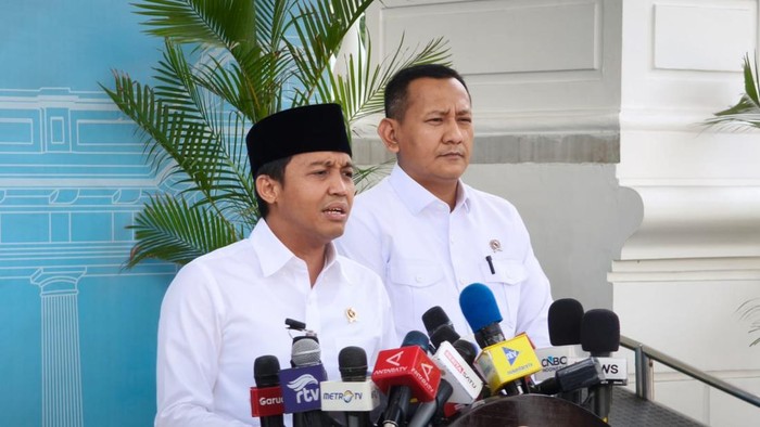 Menhut Raja Juli Antoni