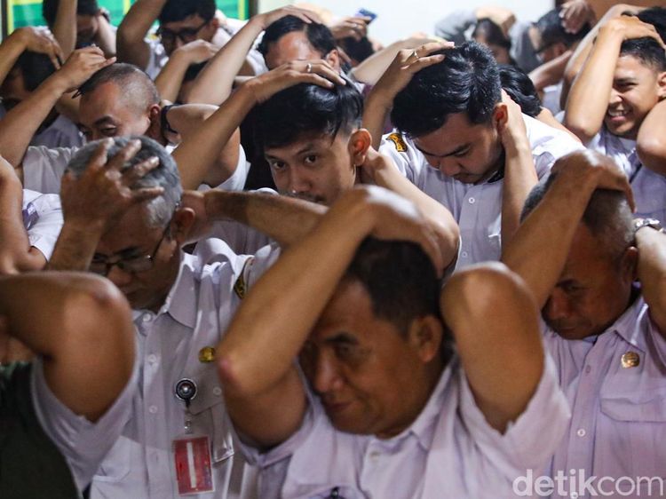 Pemprov DKI Gelar Simulasi Gempa Serentak di Sekolah dan Kantor