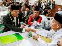 62 Pasangan Nikah Akbar di Jateng Dapat Modal Usaha hingga Honeymoon