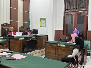 Sabu dalam Kotak Susu Bawa Wanita Surabaya Duduk di Kursi Pesakitan