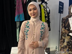 Video: Alasan Dea Annisa Mantap Berhijab!