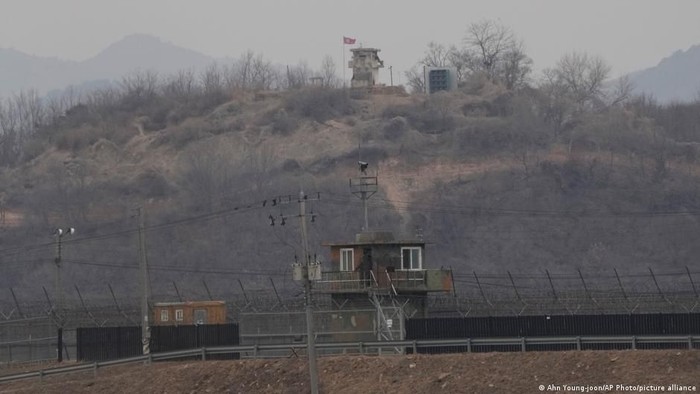 Ketegangan di perbatasan Korea Selatan dan Korea Utara kembali memanas setelah Seoul mengancam hukuman tegas atas serangkaian provokasi Pyongyang di sepanjang Garis Demarkasi Militer (Ahn Young-joon/AP Photo/picture alliance)