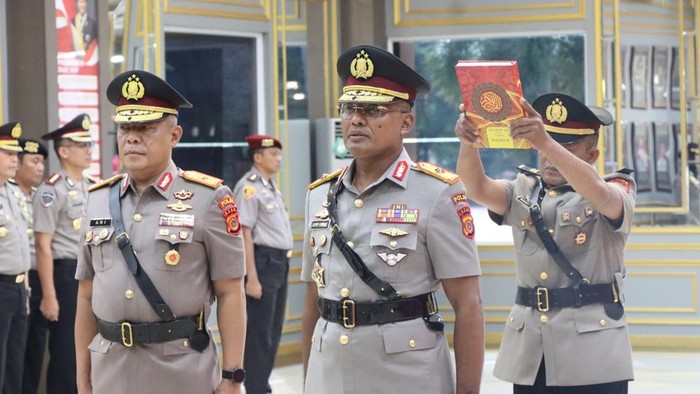 Serah terima jabatan (sertijab) Wakapolda Aceh dari Brigjen Pol Ari Wahyu Widodo kepada Brigjen Pol Latif Usman.. (Dok Polda Aceh)