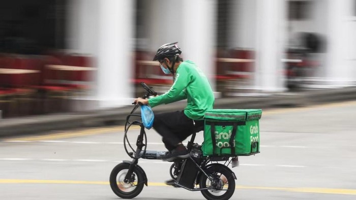 Sering Dikasih Tip, Driver Ojol Ini Balas Traktir Minuman Pelanggan