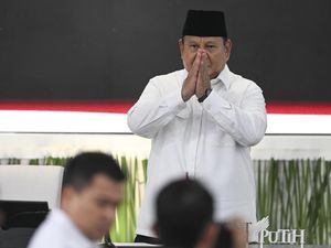 Canda Prabowo ke Bos BI dan Ketua OJK: Yang Atur Keuangan RI Emak-emak Semua