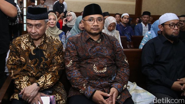Sidang Kasus Dugaan Korupsi Kuota Haji, Jaksa Hadirkan Ahli Hukum UGM Yaqut Cholil Qoumas mengikuti sidang kasus dugaan korupsi kuota haji di Jakarta, Rabu (21/10/2026). Jaksa menghadirkan ahli hukum administrasi negara.