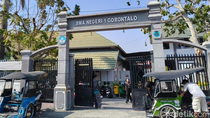 SMA Negeri 1 Gorontalo.
