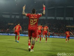 Persija Tekuk Arema FC 5-1 dan Rebut Puncak Klasemen