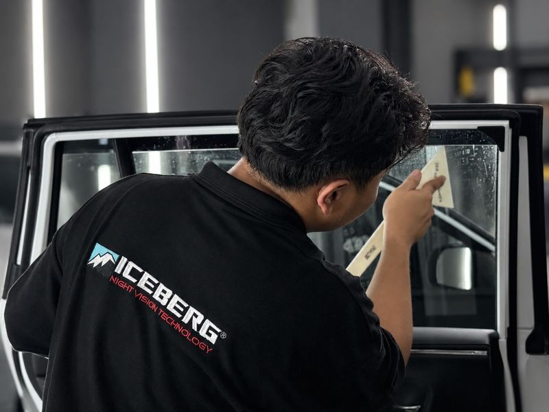 Teknologi Kaca film ICEBERG tawarkan teknologi Night Vision Technology.
