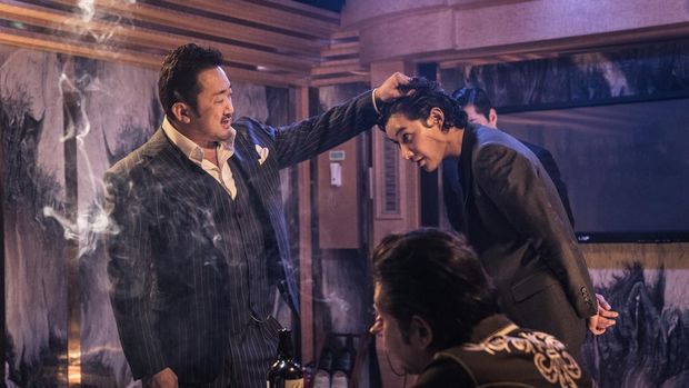 The Gengster,The Cop, The Devil Don Lee dalam film The Gengster, The Cop, The Devil.