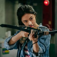 Namanya semakin melejit setelah tampil dalam drama Korea Netflix Sweet Home sebagai salah satu penyintas apartemen yang terinfeksi wabah misterius bersama Song Kang, Go Min Si, Park Gyu Young, hingga Lee Do Hyun. Foto: Instagram