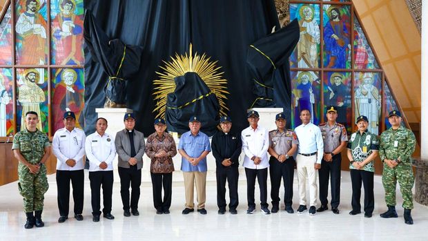 Uskup Agung Jakarta, Kardinal Ignatius Suharyo meninjau Ibu Kota Nusantara (IKN), Kalimantan Timur. (Istimewa/Humas Otorita IKN) Uskup Agung Jakarta, Kardinal Ignatius Suharyo meninjau Ibu Kota Nusantara (IKN), Kalimantan Timur. (Istimewa/Humas Otorita IKN)