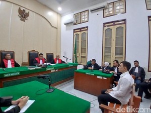 Ponakan Walkot Tebing Tinggi Divonis 1,5 Tahun Bui Kasus Suap Jaringan Internet