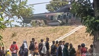 Sejak rangkaian latihan sebelumnya, masyarakat berdatangan ke sekitar lokasi untuk menyaksikan langsung pesawat tempur yang melakukan manuver di atas jalan tol.