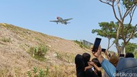 Kegiatan yang berlangsung di KM 834 hingga KM 837+500 itu menjadikan sebagian jalan tol sepanjang kurang lebih 3,5 kilometer sebagai landasan alternatif bagi pesawat militer.