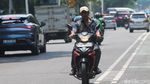 Aksi Menantang Maut Pemotor Lawan Arah di Menteng