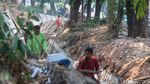 Antisipasi Longsor, Turap Dibangun di Jalan Adhyaksa Lebak Bulus