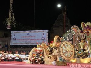 Barong Ket Pejukutan Nusa Penida Curi Perhatian di Alun-alun Klungkung