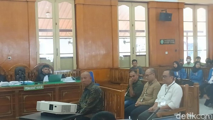 Bupati Langkat Ondim nonaktif jadi saksi di ruangan Cakra 1 Pengadilan Negeri Medan, Kamis (22/10/2026) siang(Juita Sinuhaji/detikSumut)