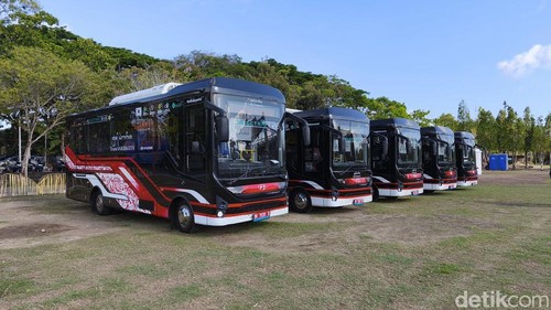 Peluncuran bus listrik Trans Sarbagita di Renon, Denpasar, Kamis (22/10/2026).