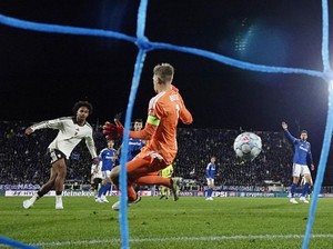 Fabregas Menyesal Minta Como Turunkan Tempo Usai Ungguli MU 4-0