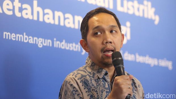 Suasana diskusi detikcom Leaders Forum 'Memperkuat Industri Kendaraan Listrik, Mendorong Ketahanan Energi' di Jakarta, Selasa (20/10/2026). Hadir sebagai narasumber, Ketua Tim Kerja Industri KBLBB Direktorat IMATAP Kemenperin Patia Junjungan Monangdo, Ketua Bidang Teknologi EV Masa Depan & RND Periklindo Prabowo Kartoleksono dan CEO ALVA Purbaja Pantja.