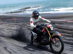 Siap-siap! Ada Aksi Balap Motor Pantai di Bali