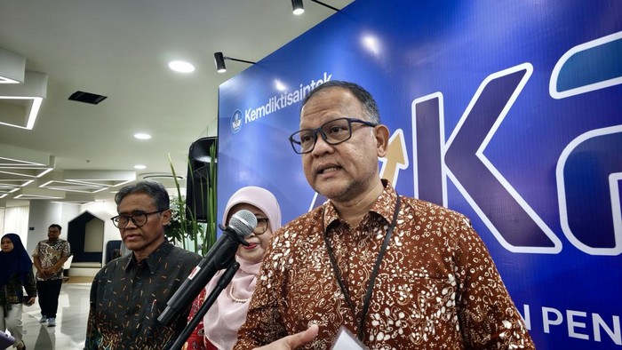 Dirjen Dikti Prof Dr Khairul Munadi dalam pembukaan Akademi Kepemimpinan Pendidikan Tinggi (AKPT) 2026 Angkatan 1 Tahap IV, di Science Techno Park UI Kampus UI, Depok, Jawa Barat, Kamis (22/10/2026).