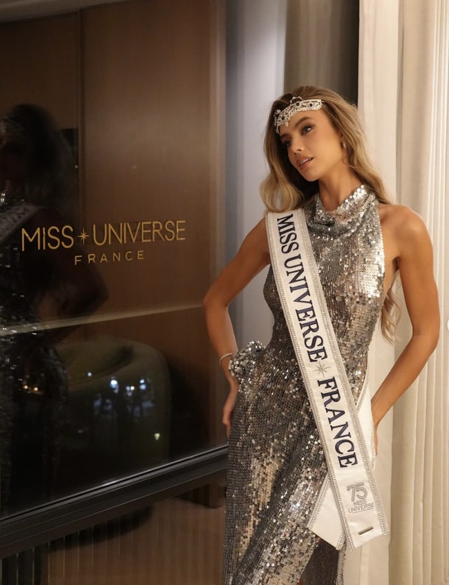 Garance Authié, model 22 tahun yang terpilih mewakili Prancis di Miss Universe 2026. Nama Garance menarik perhatian karena masa lalunya yang dikaitkan dengan perceraian rumah tangga rapper Italia Fedez dengan mantran istrinya, influencer Chiara Ferragni. Foto: dok. Instagram Garance Authie