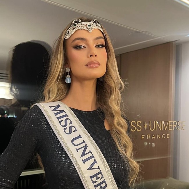 Model Ini Wakili Prancis di Miss Universe 2026, Sempat Dituduh Jadi Pelakor