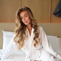Dikutip dari situs resmi Miss Universe France, Garance lahir di Paris dan telah menekuni dunia modeling sejak berusia sembilan tahun. Ia juga menempuh pendidikan bisnis dan manajemen hingga tingkat master di London. Foto: dok. Instagram Garance Authie