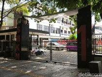Gerbang SMA-SMK Negeri di Jabar Wajib Dikunci saat Jam Belajar!