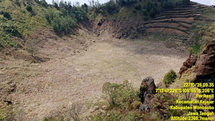 Kondisi pascakebakaran Gunung Pakuwaja di Kecamatan Kejajar, Kabupaten Wonosobo, Kamis (22/10/2026).