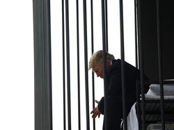 Sindiran Iran Bikin Trump di Balik Jeruji Curi Perhatian