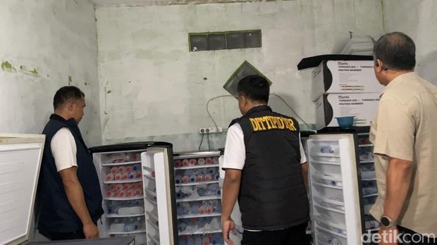 Isi rumah penyelundupan 73 ribu bibit lobster di Depok nan digerebek Direktorat Tindak Pidana Tertentu (Dittipidter) Bareskrim Polri. (Devi/detikcom