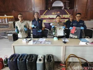 Jual BBM Subsidi di Tengah Kelangkaan, 6 Orang Jadi Tersangka