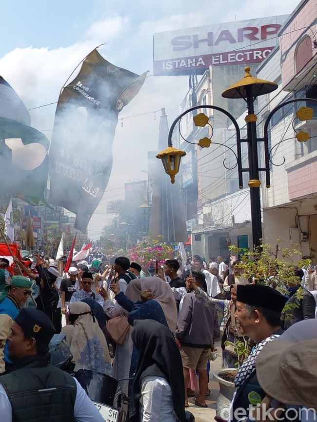 Meriahnya Kirab Hari Santri Nasional di Kota Tasikmalaya