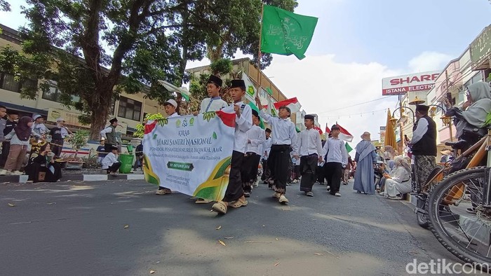 Kirab Hari Santri Nasional di Kota Tasikmalaya