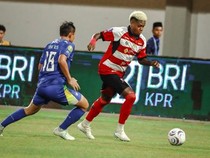 Persib Tumbang di Madrua!