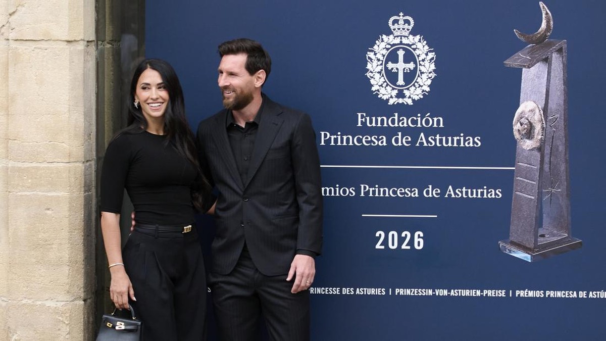 Lionel Messi dan istrinya Antonella Roccuzzo di Spanyol. (Foto: Getty Images/Carlos Alvarez)