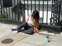 Viral Putri Abu Dhabi Teler Kokain di Pinggir Jalan Sambil Bawa Balita