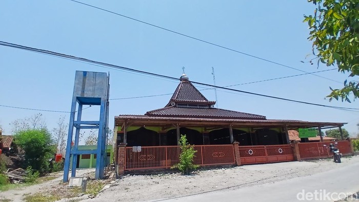 Masjid Agung An Nur di Dukuh Selogender, Desa Gempol, Kecamatan Jati, Blora, yang kemasukan babi hutan. Dipotret Kamis (22/10/2026).