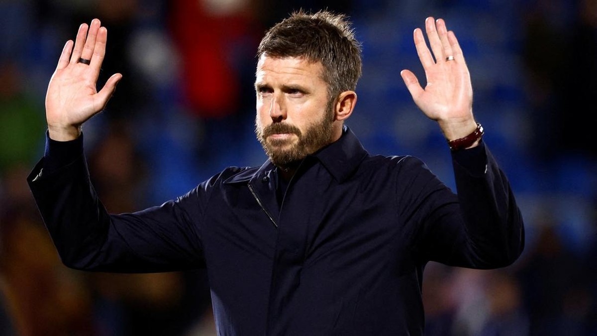 Michael Carrick meminta maaf kepada suporter usai Manchester United dihabisi Como dengan skor 1-4 di Liga Champions (Foto: REUTERS/Alessandro Garofalo)