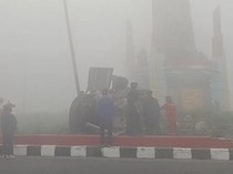 Mobil Terbalik di Bundaran Polres Kotim, Diduga karena Kabut Asap Makin Pekat