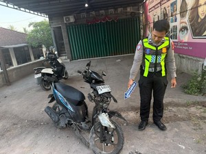 Pemotor Wanita Tewas Tabrak Tiang Telepon di Jalan Denpasar-Gilimanuk