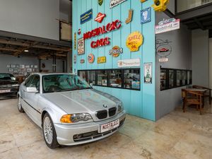 Nostalgic Cars Bandung Rayakan HUT Pertama, Pamerkan 40 Mobil Klasik