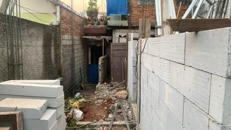 Pasutri Lansia 'Terkurung' Tembok di Jaktim, Pemkot Dorong Solusi Bersama