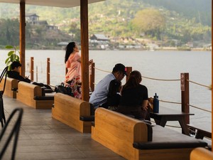 Mau Ngopi dengan View Danau di Bedugul? Coba ke Imadji Coffee Highland!